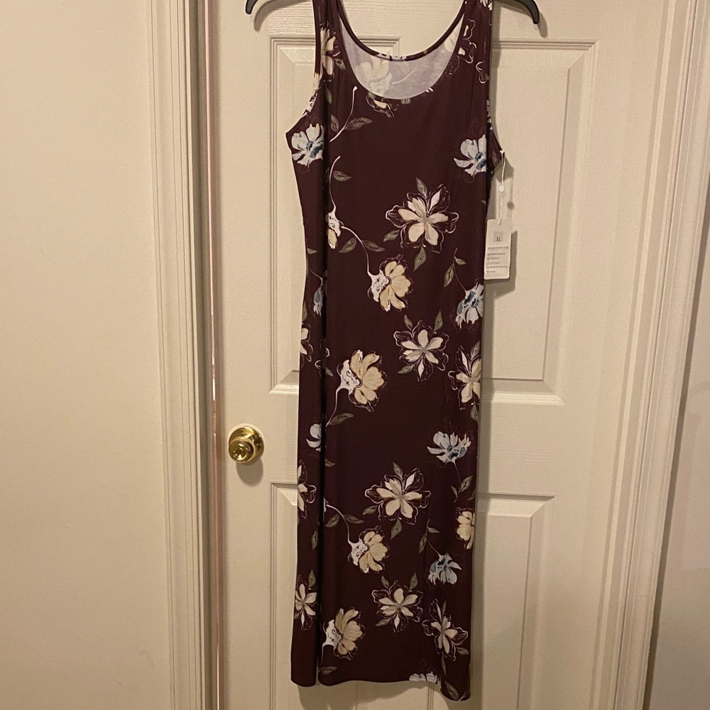 Floral Sleeveless Dress - Maroon